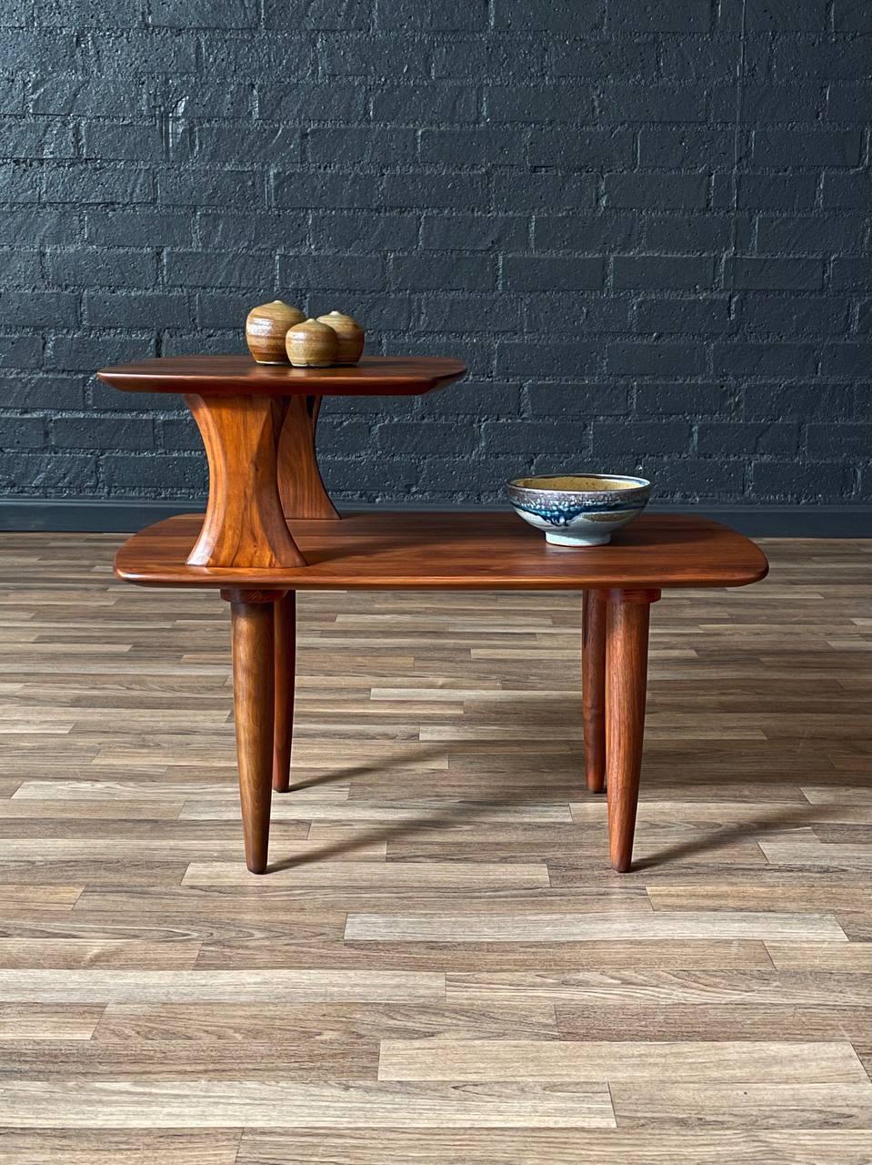 Newly Refinished - Mid-Century Modern Two-Tier Walnut Side Table by Ace-Hi Excellent état - En vente à Los Angeles, CA