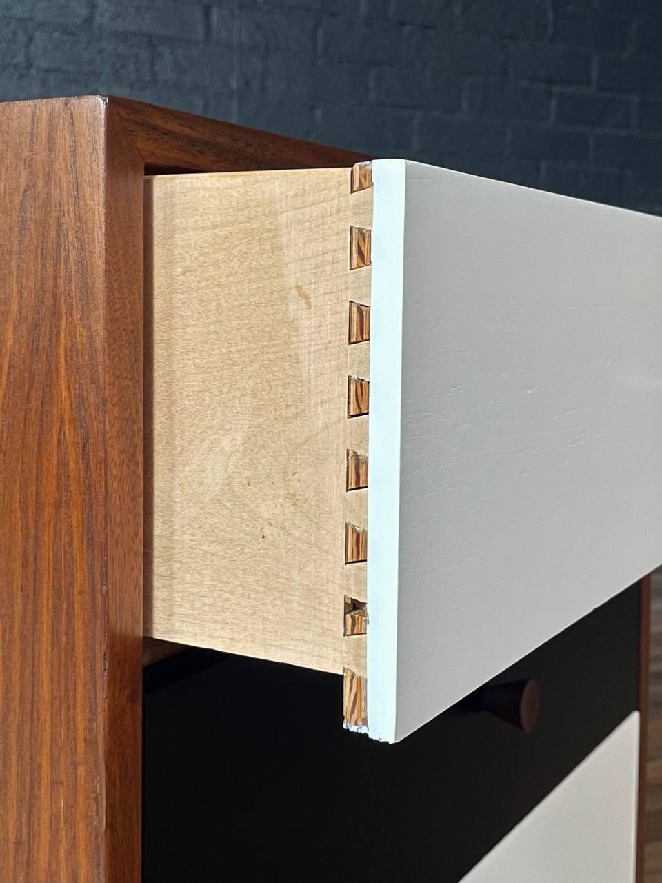 Newly Refinished -Mid-Century Modern Two-Tone Lacquered, Walnut 3-Drawer Dresser For Sale 4