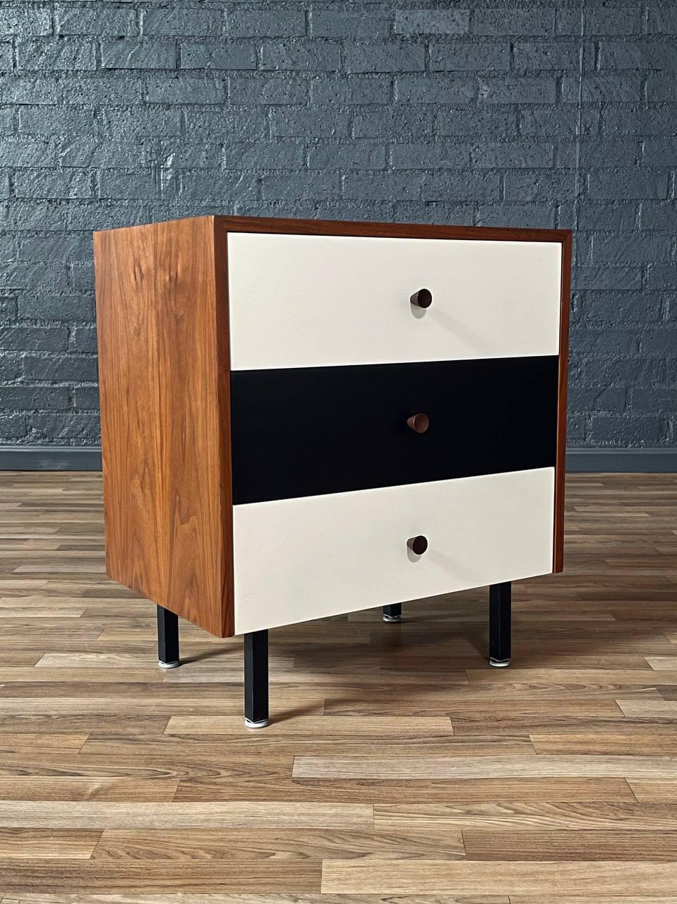 Condition: Expertly Refinished

With over 15 years of experience, our workshop has followed a careful process of restoration, showcasing our passion and creativity for vintage designs that can seamlessly be incorporated with many interior decors.