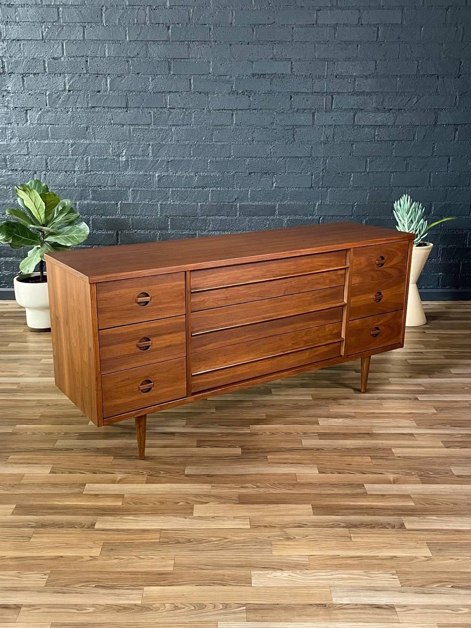 American Newly Refinished - Mid-Century Modern Walnut 9-Drawer Dresser by Bassett