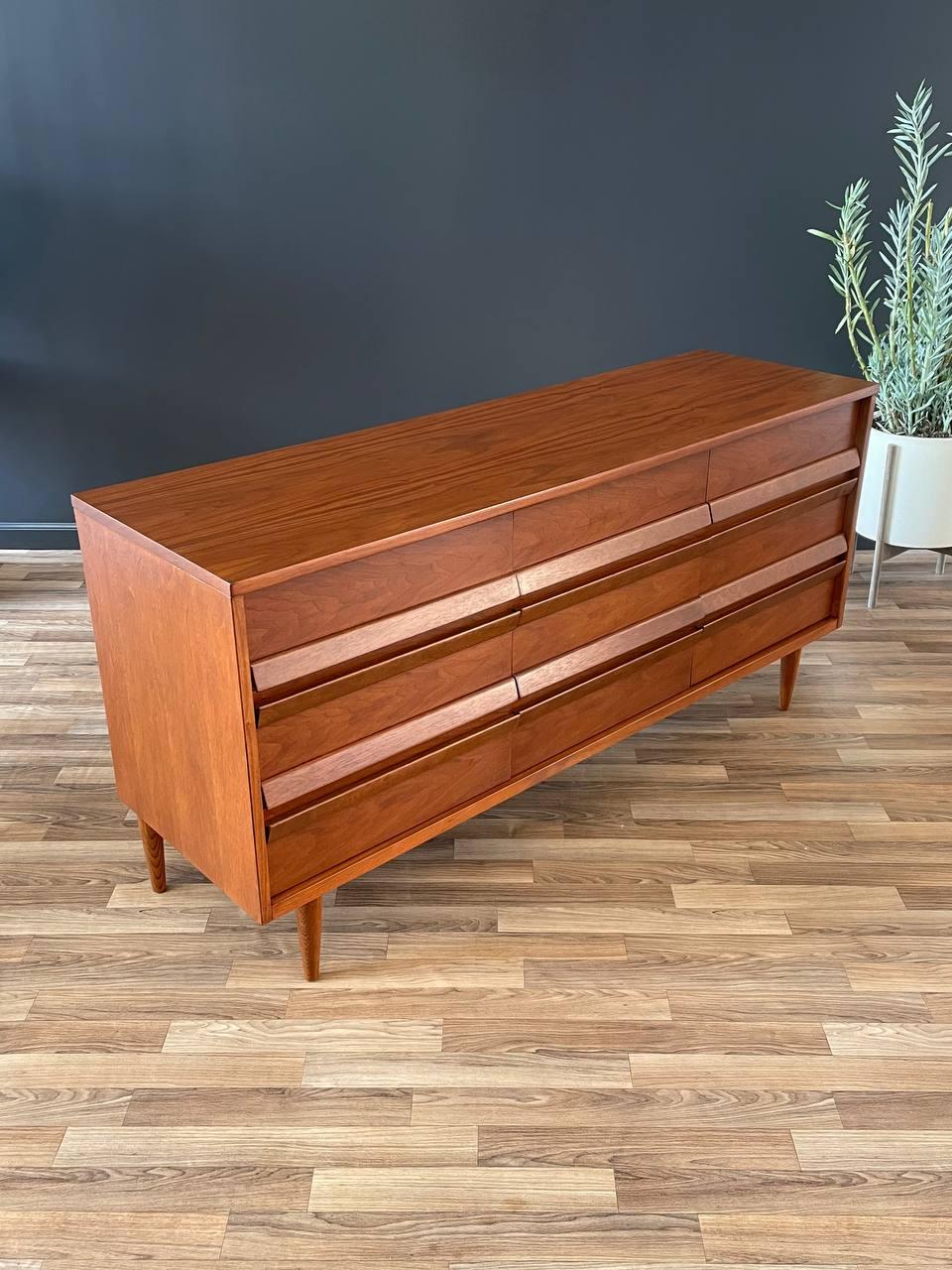 American Newly Refinished - Mid-Century Modern Walnut 9-Drawer Dresser