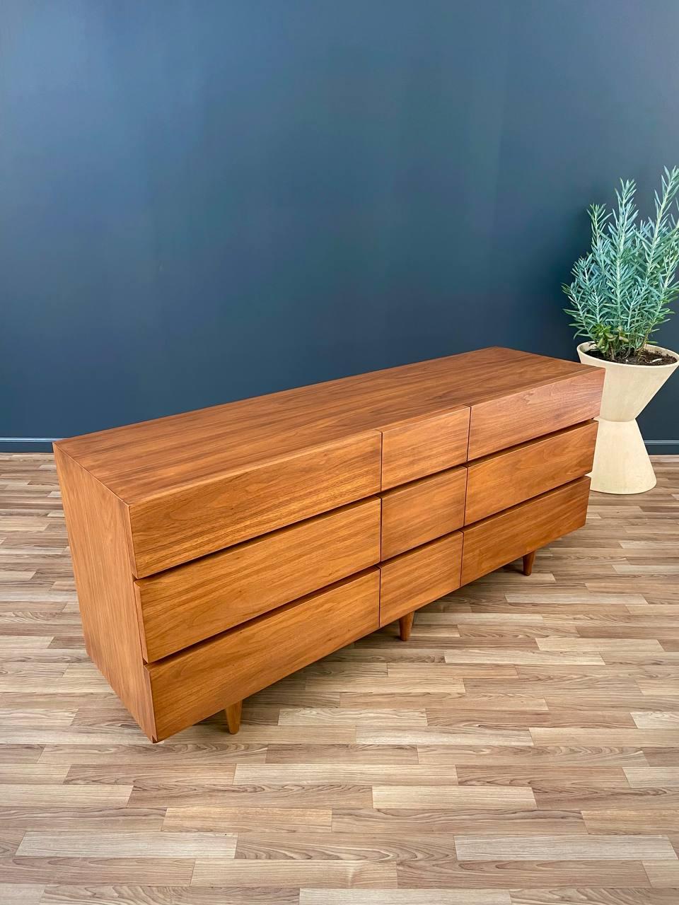 American Newly Refinished - Mid-Century Modern Walnut 9-Drawer Dresser