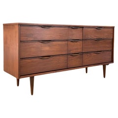 Neu lackiert – Mid-Century Modern-Kommode aus Nussbaum mit 9 Schubladen aus Nussbaumholz