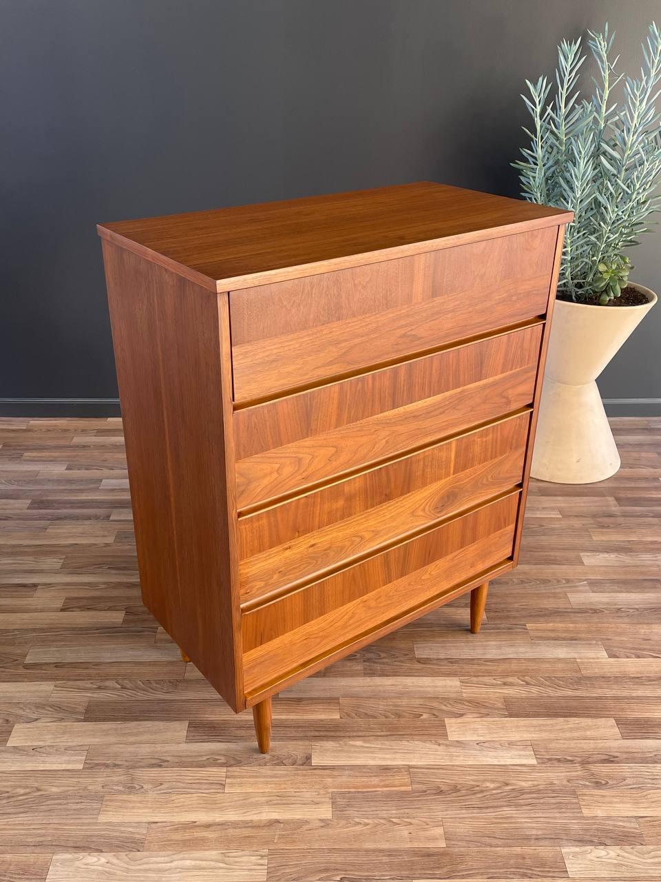 Newly Refinished - Mid-Century Modern Walnut Bachelor Dresser In Excellent Condition For Sale In Los Angeles, CA