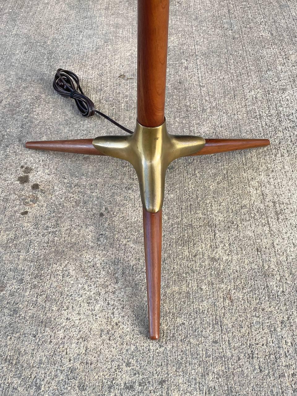 Newly Refinished - Mid-Century Modern Walnut & Brass Accent Tripod Floor Lamp For Sale 3