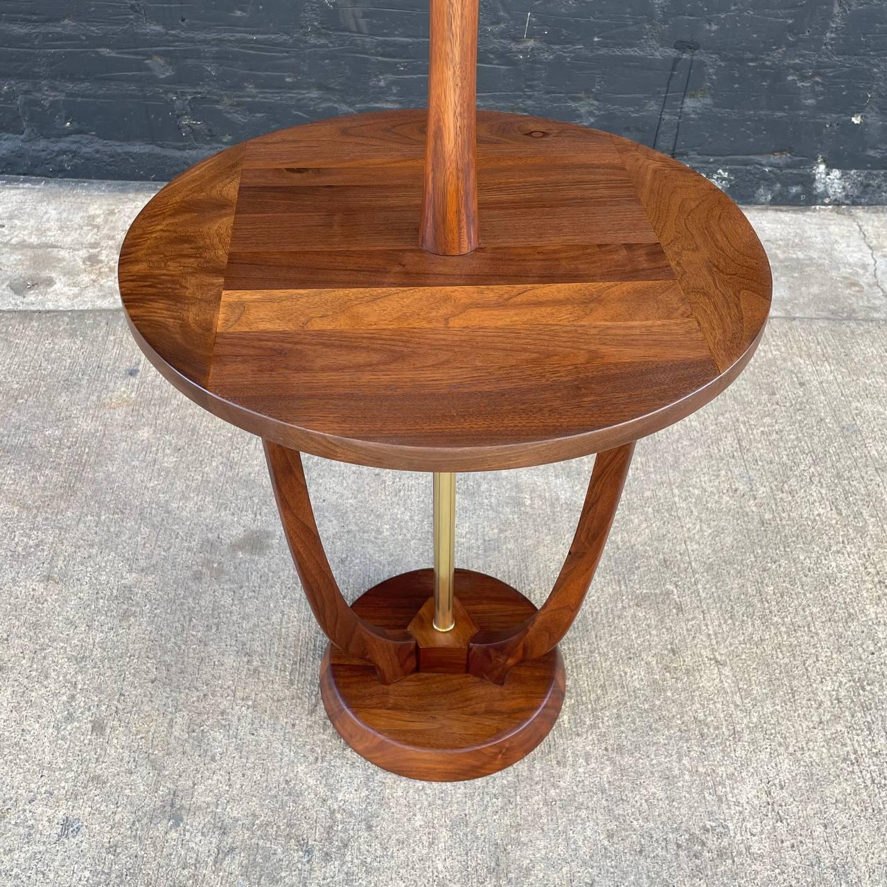 Newly Refinished - Mid-Century Modern Walnut & Brass Floor Lamp with Side Table In Good Condition For Sale In Los Angeles, CA