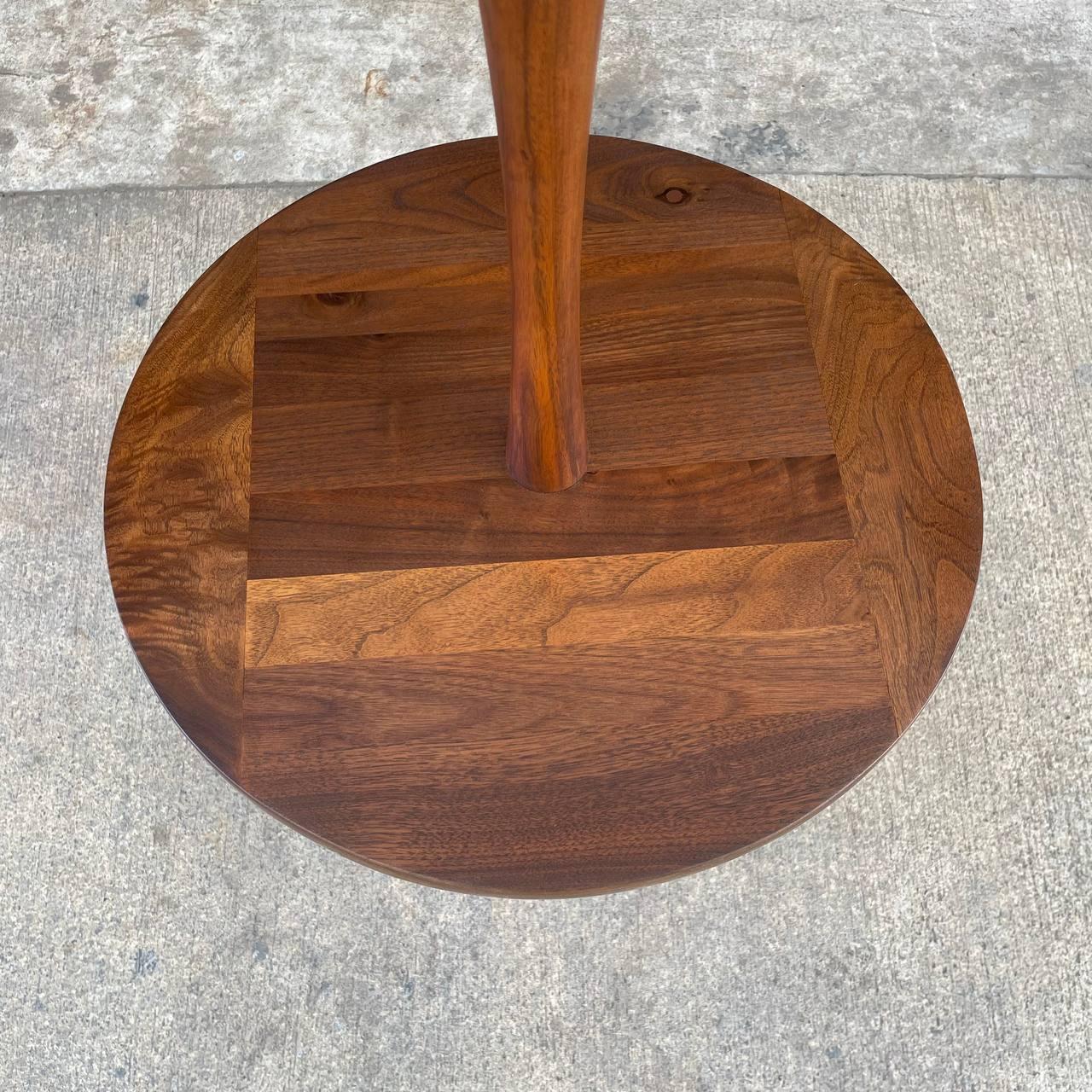 Newly Refinished - Mid-Century Modern Walnut & Brass Floor Lamp with Side Table For Sale 1