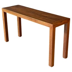 Appena rifinito - Tavolo consolle in noce del Mid-Century Modern di Lane's