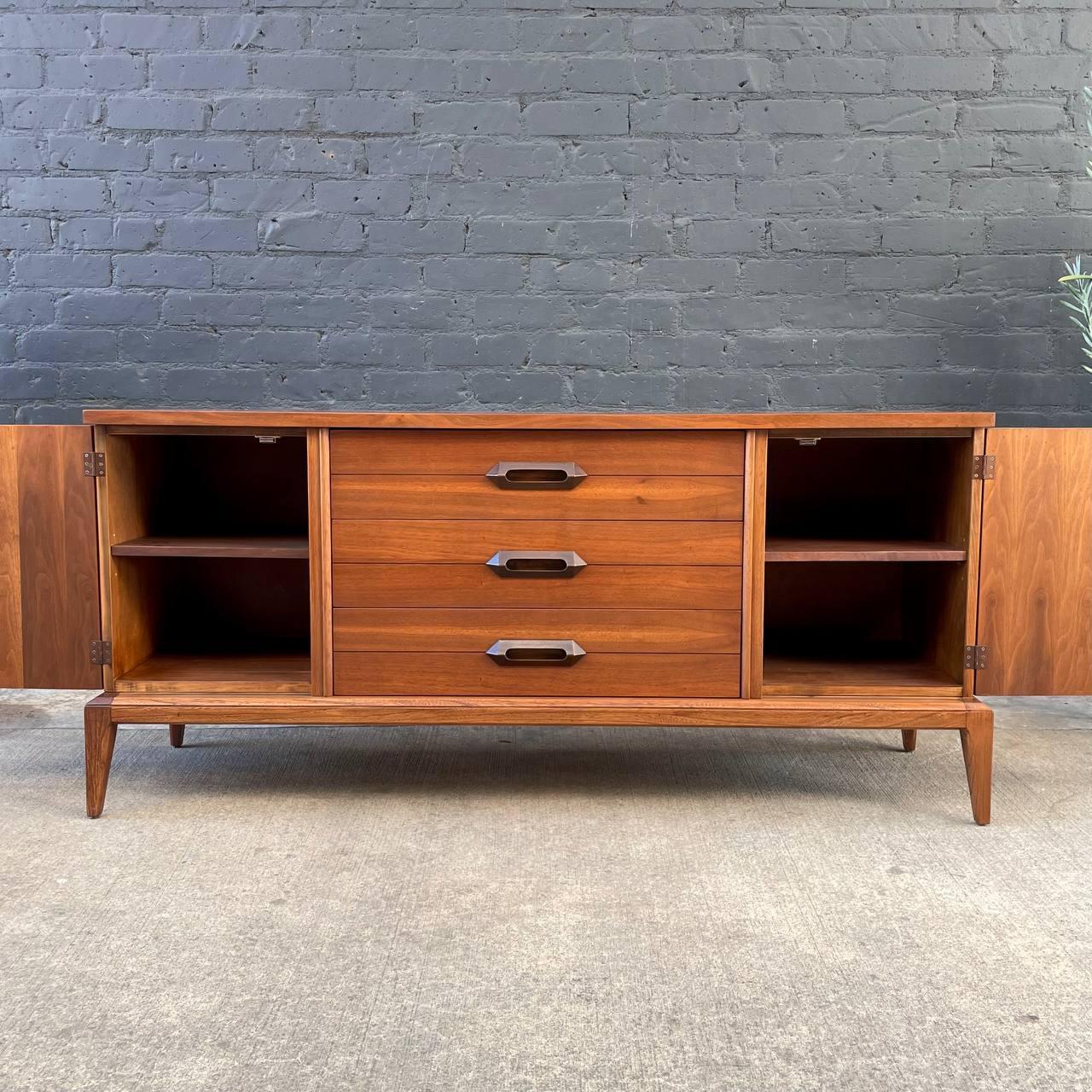 Newly Refinished - Mid-Century Modern Walnut Credenza by Basic Witz In Excellent Condition In Los Angeles, CA