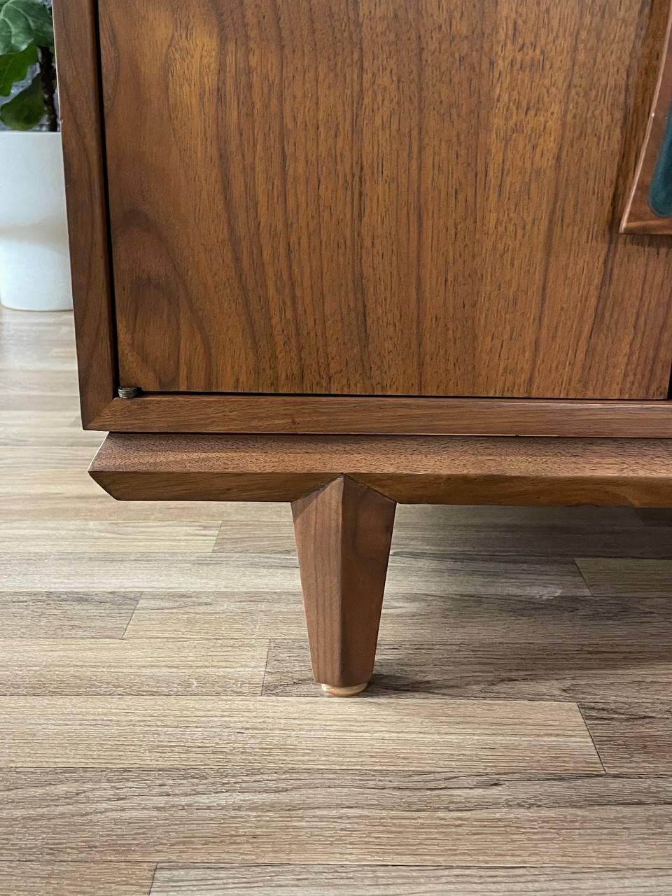 Newly Refinished - Mid-Century Modern Walnut Credenza by Cal-Mode For Sale 3