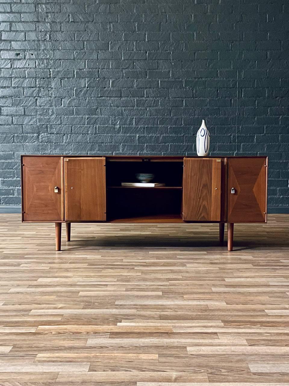 American Newly Refinished - Mid-Century Modern Walnut Credenza by Ramseur For Sale