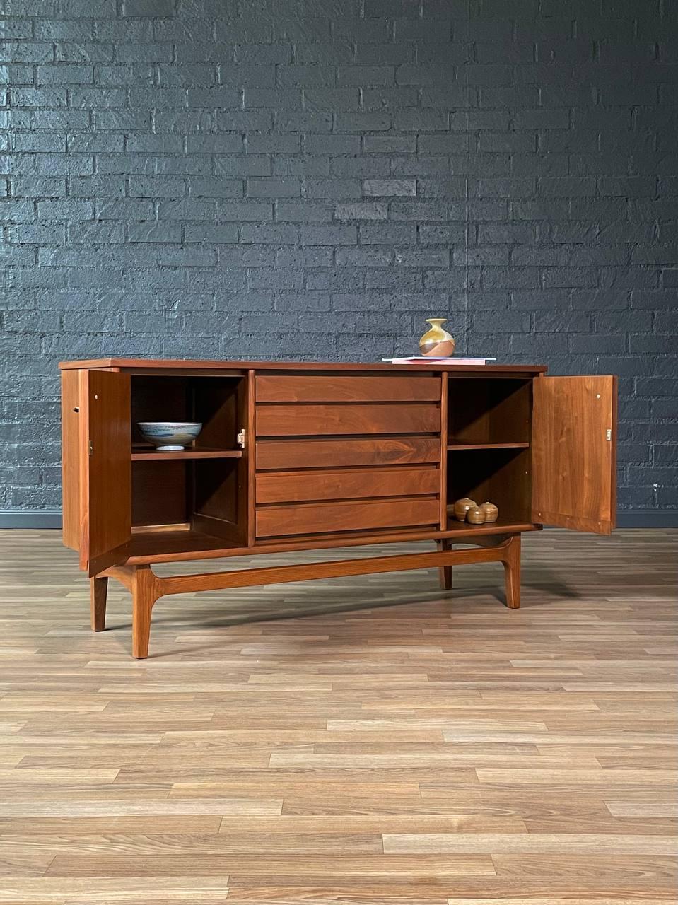 American Newly Refinished - Mid-Century Modern Walnut Credenza by Stanley For Sale