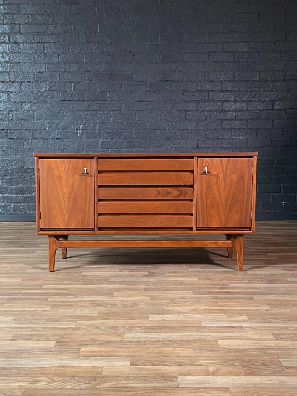 Mid-20th Century Newly Refinished - Mid-Century Modern Walnut Credenza by Stanley For Sale