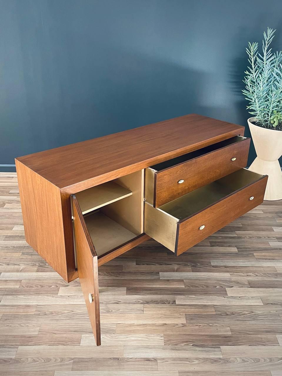Newly Refinished - Mid-Century Modern Walnut Credenza In Excellent Condition In Los Angeles, CA