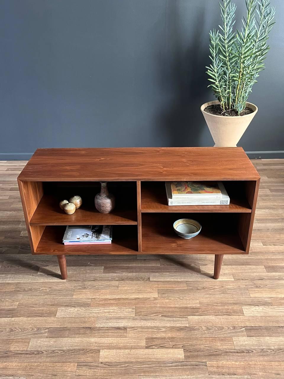 Newly Refinished - Mid-Century Modern Walnut Credenza or Bookcase In Excellent Condition In Los Angeles, CA