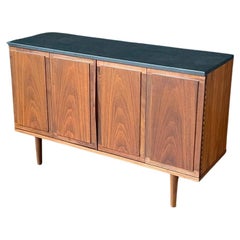 Appena rifinito - Credenza in noce moderna del Medioevo con piano in pietra