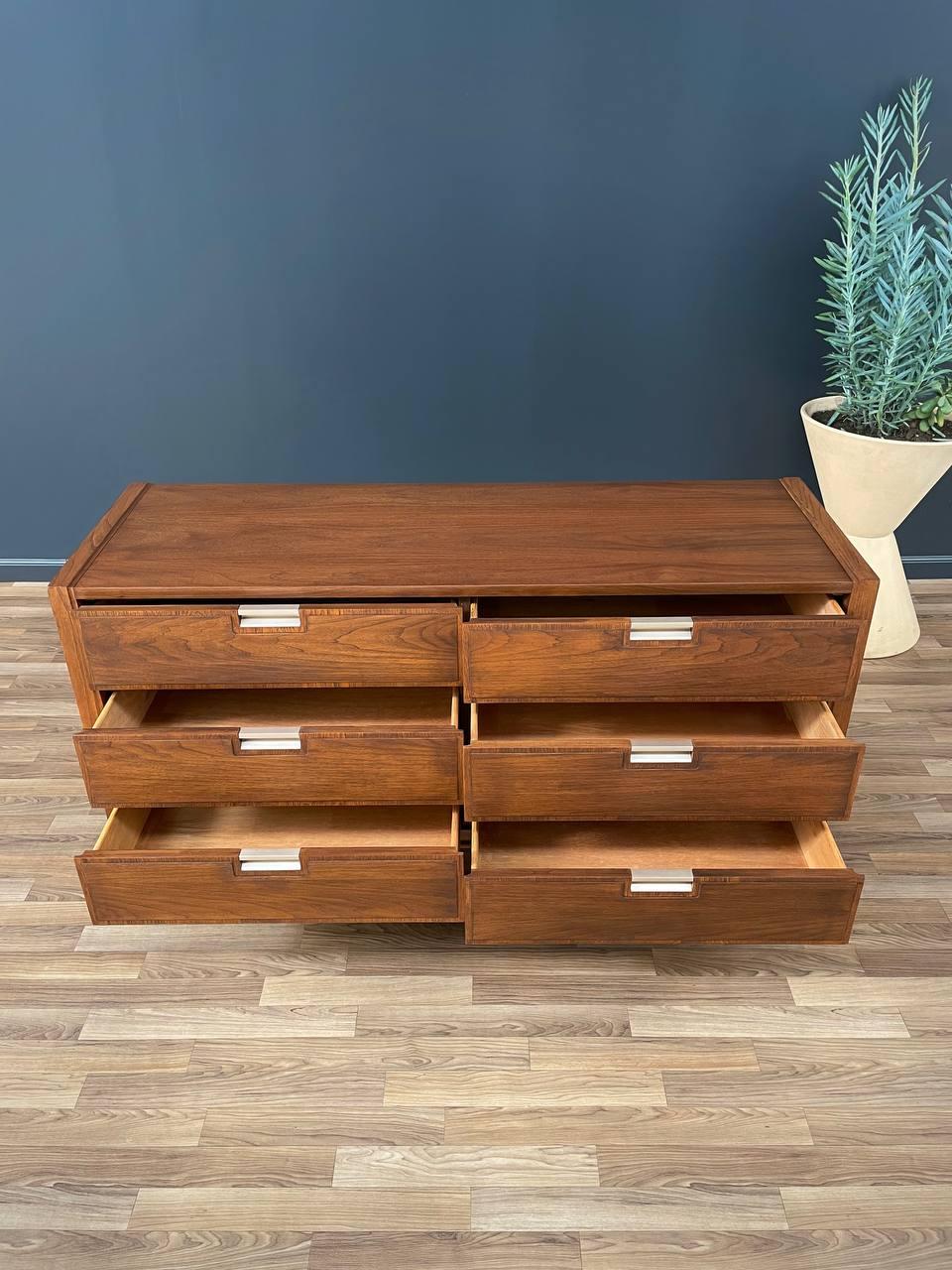 Newly Refinished - Mid-Century Modern Walnut Dresser by Basic Witz In Excellent Condition In Los Angeles, CA