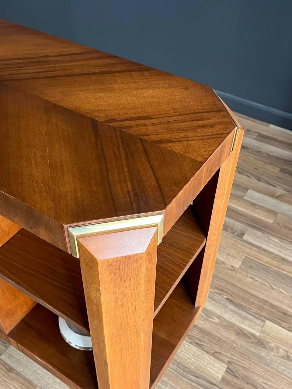 Recién Acabada - Librería Moderna de Mitad de Siglo en Nogal y Cristal 2