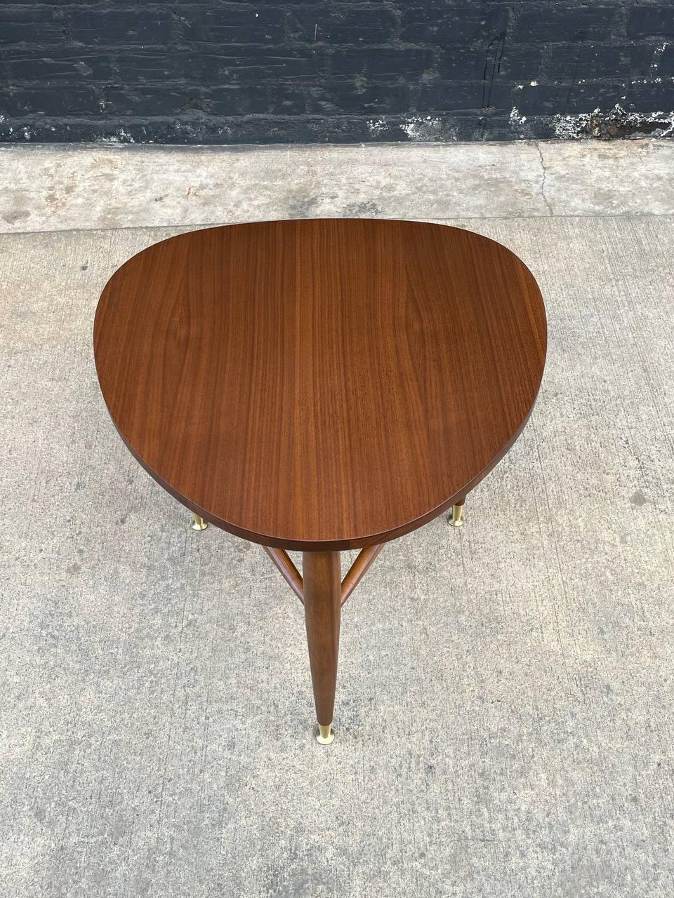 American Newly Refinished - Mid-Century Modern Walnut Guitar Pick Style Side Table For Sale