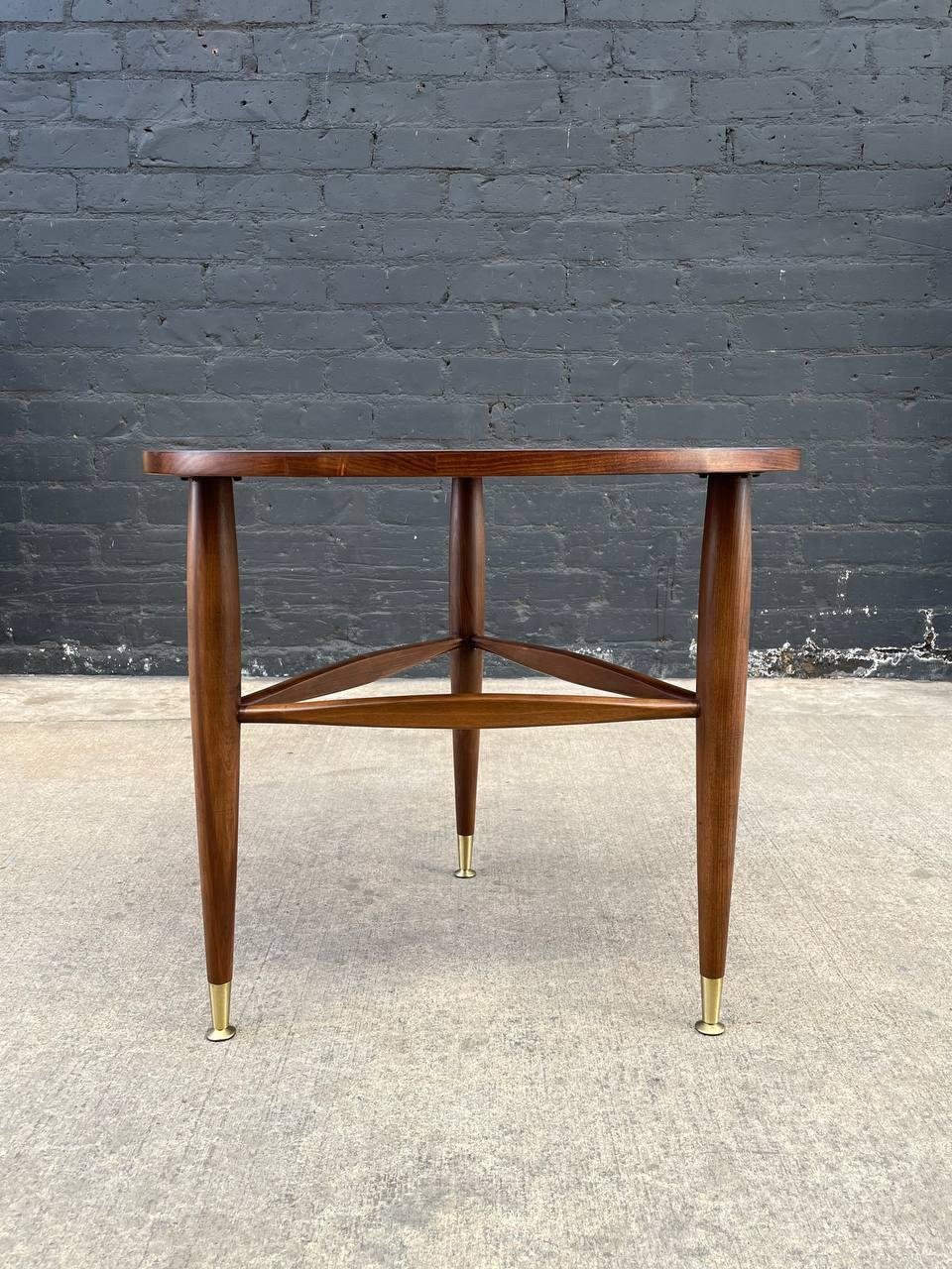 Newly Refinished - Mid-Century Modern Walnut Guitar Pick Style Side Table In Excellent Condition For Sale In Los Angeles, CA