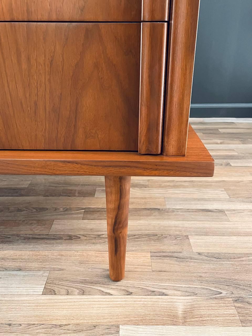 Newly Refinished - Mid-Century Modern Walnut Highboy Dresser  For Sale 4