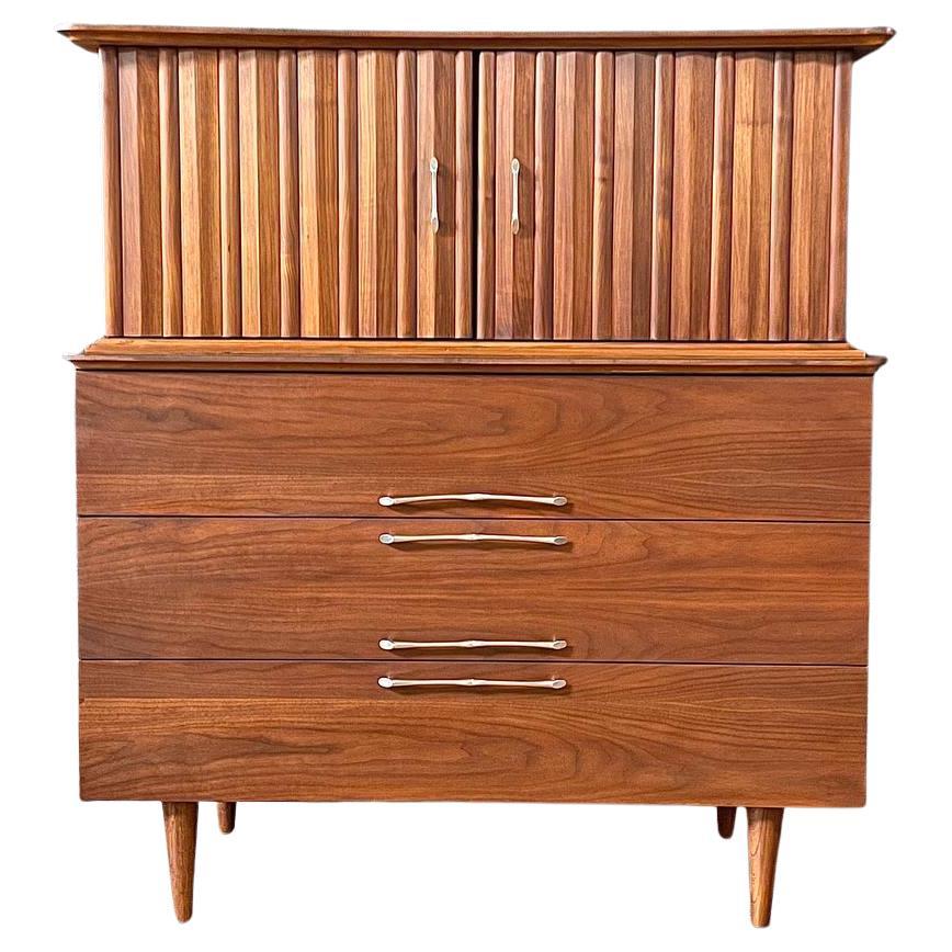 Young Manufacturing Company Dressers