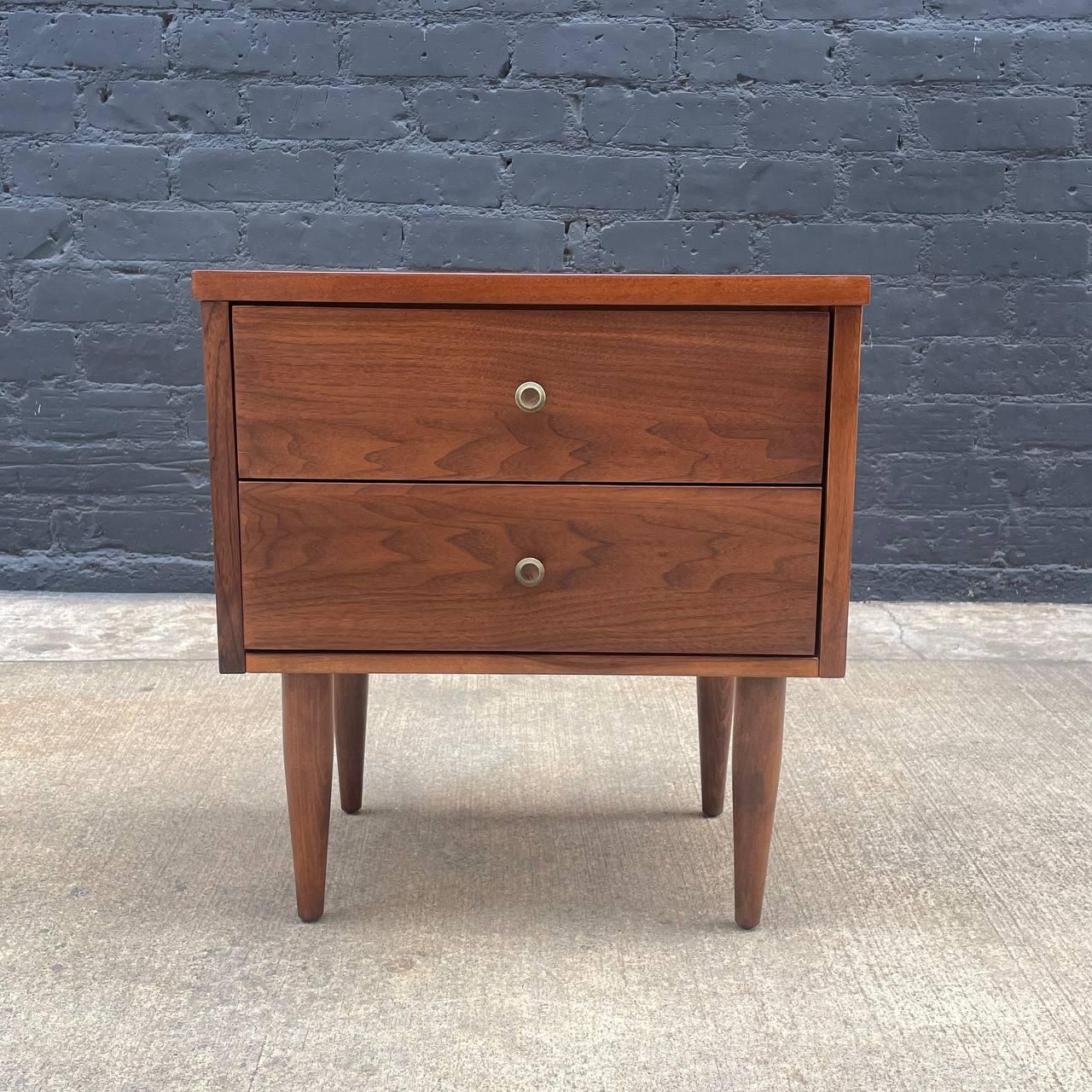 Newly Refinished - Mid-Century Modern Walnut Night Stand For Sale 1