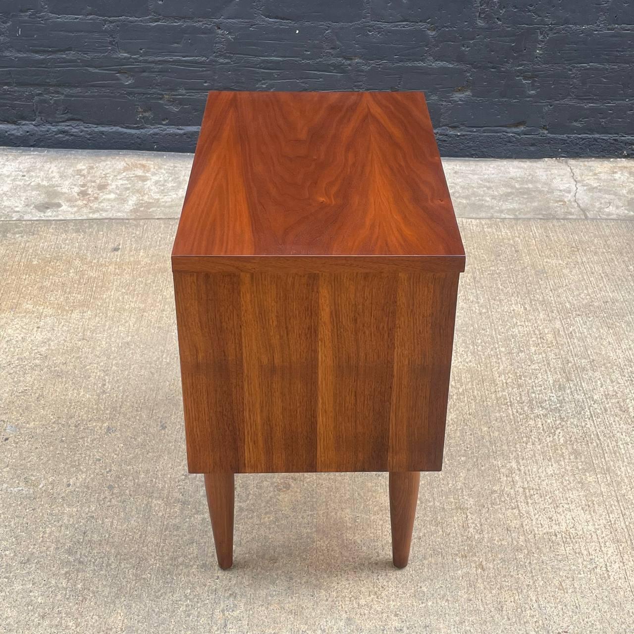 Newly Refinished - Mid-Century Modern Walnut Night Stand For Sale 2