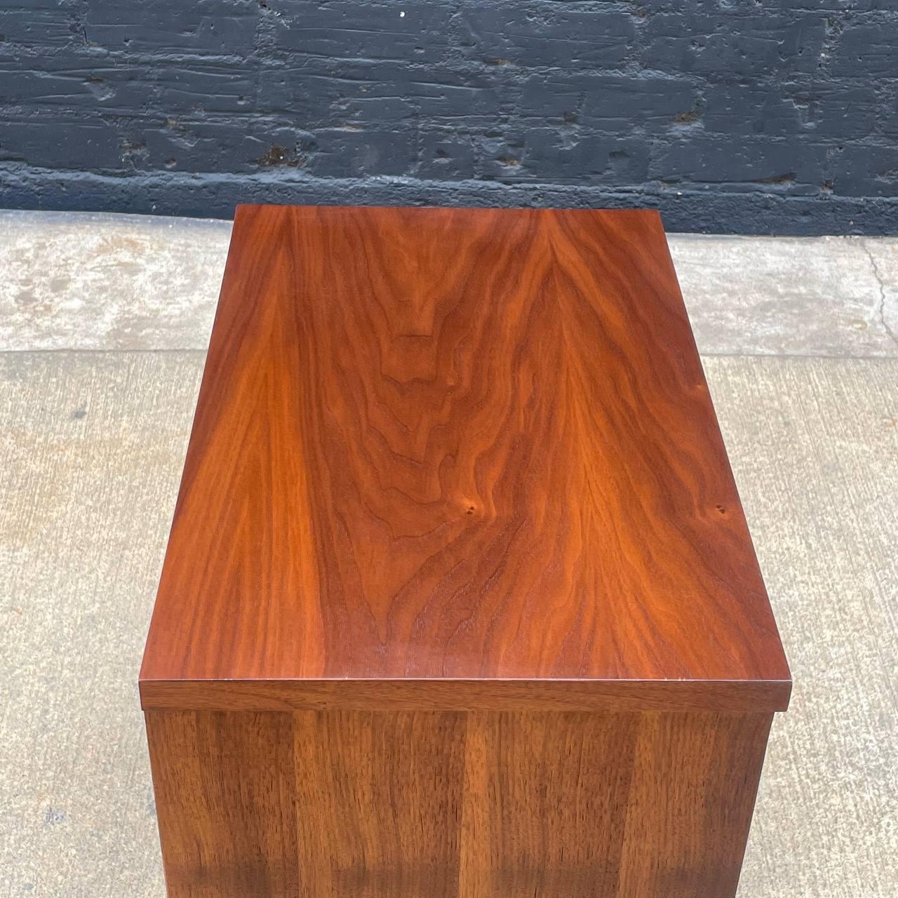 Newly Refinished - Mid-Century Modern Walnut Night Stand For Sale 3