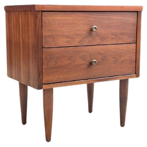 Newly Refinished - Mid-Century Modern Walnut Night Stand For Sale