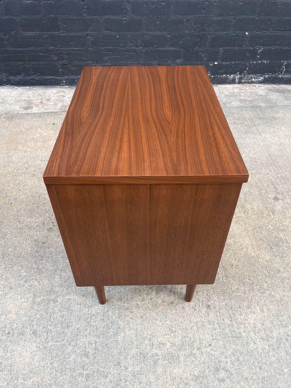 Newly Refinished - Mid-Century Modern Walnut Night Stand with Bookcase For Sale 5