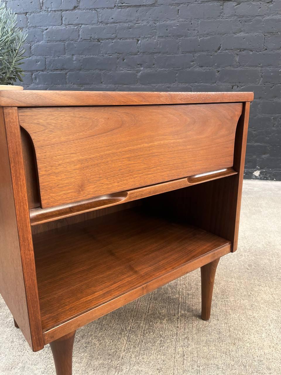 Newly Refinished - Mid-Century Modern Walnut Night Stand with Bookcase For Sale 3
