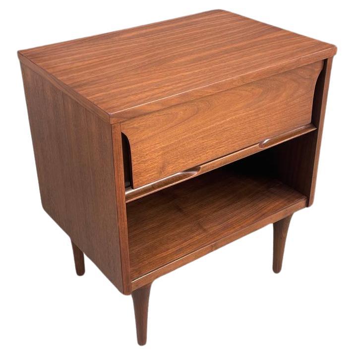 Newly Refinished - Mid-Century Modern Walnut Night Stand with Bookcase For Sale