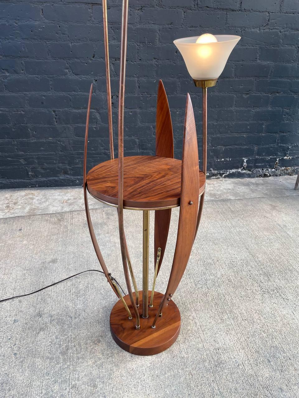 Mid-20th Century Newly Refinished - Mid-Century Modern Walnut Sculpted Walnut & Brass Floor Lamp For Sale