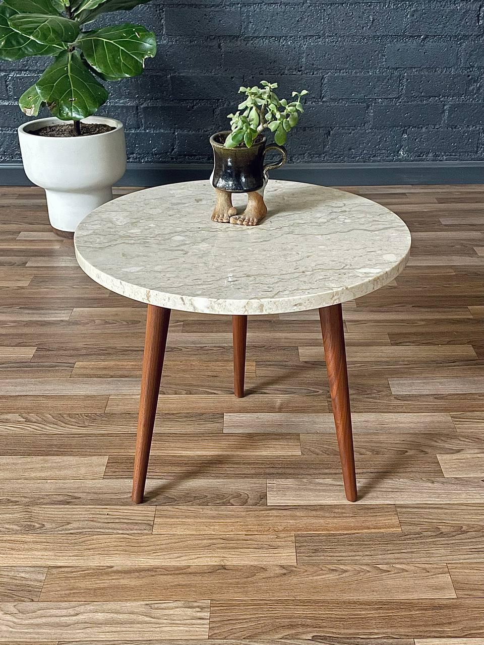 Newly Refinished - Mid-Century Modern Walnut Side Table w/ Crema Marfil Marble In Excellent Condition For Sale In Los Angeles, CA
