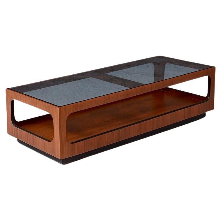 Table basse en noyer et verre fumé de Lane, moderne du milieu du siècle.