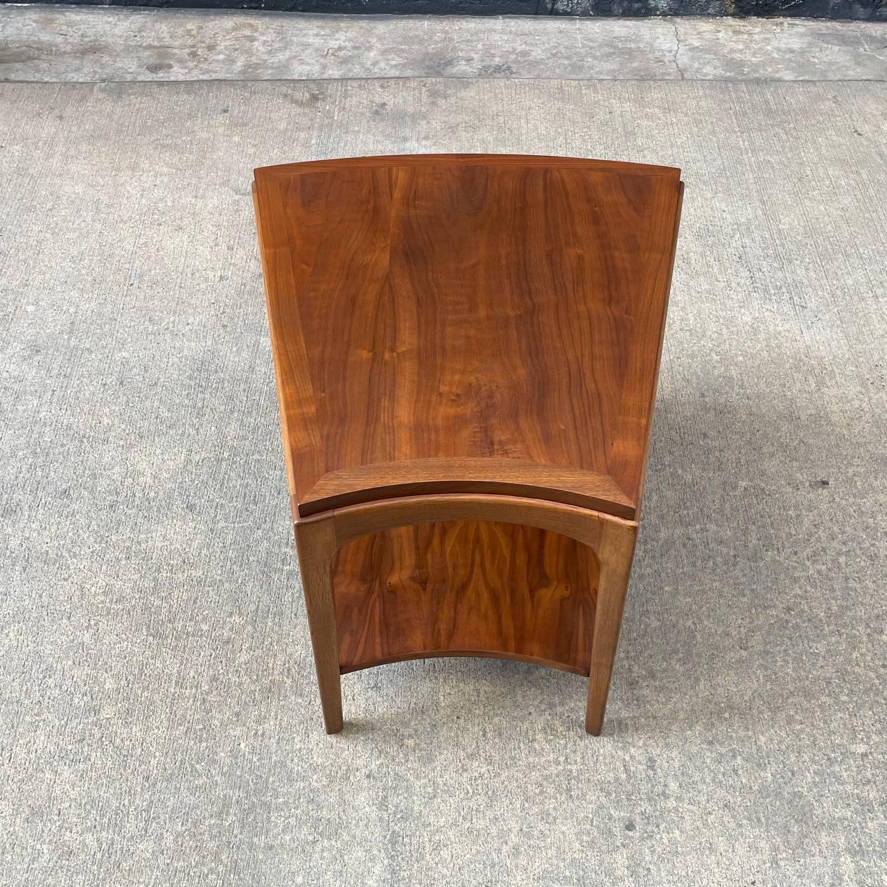 Newly Refinished - Mid-Century Modern Walnut Two-Tier Side Table by Lane In Excellent Condition In Los Angeles, CA