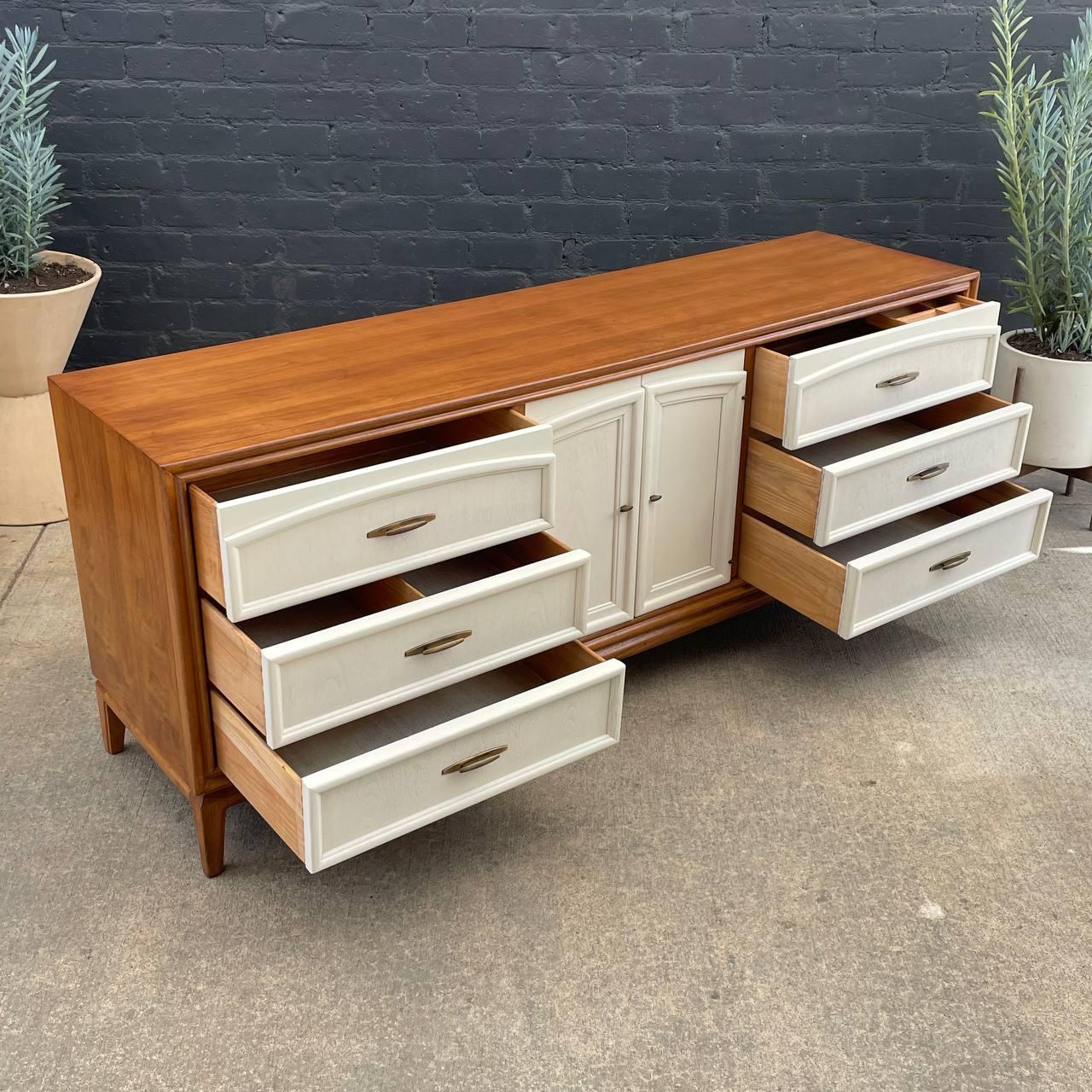 American Newly Refinished - Mid-Century Modern Walnut Two-Tone Dresser by Thomasville For Sale