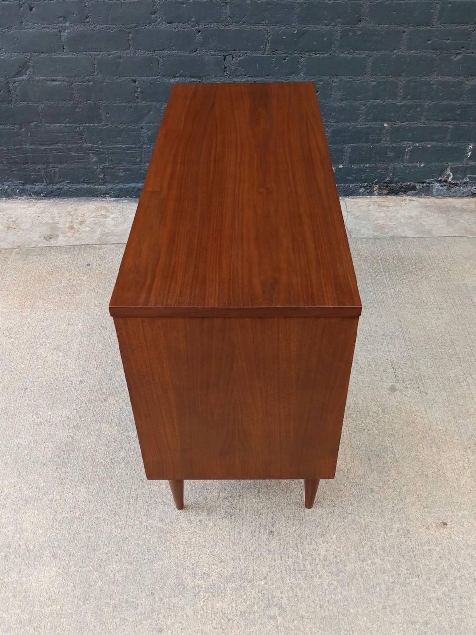 Newly Refinished - Mid-Century Modern Walnut Writing Desk by Harmony House In Excellent Condition For Sale In Los Angeles, CA
