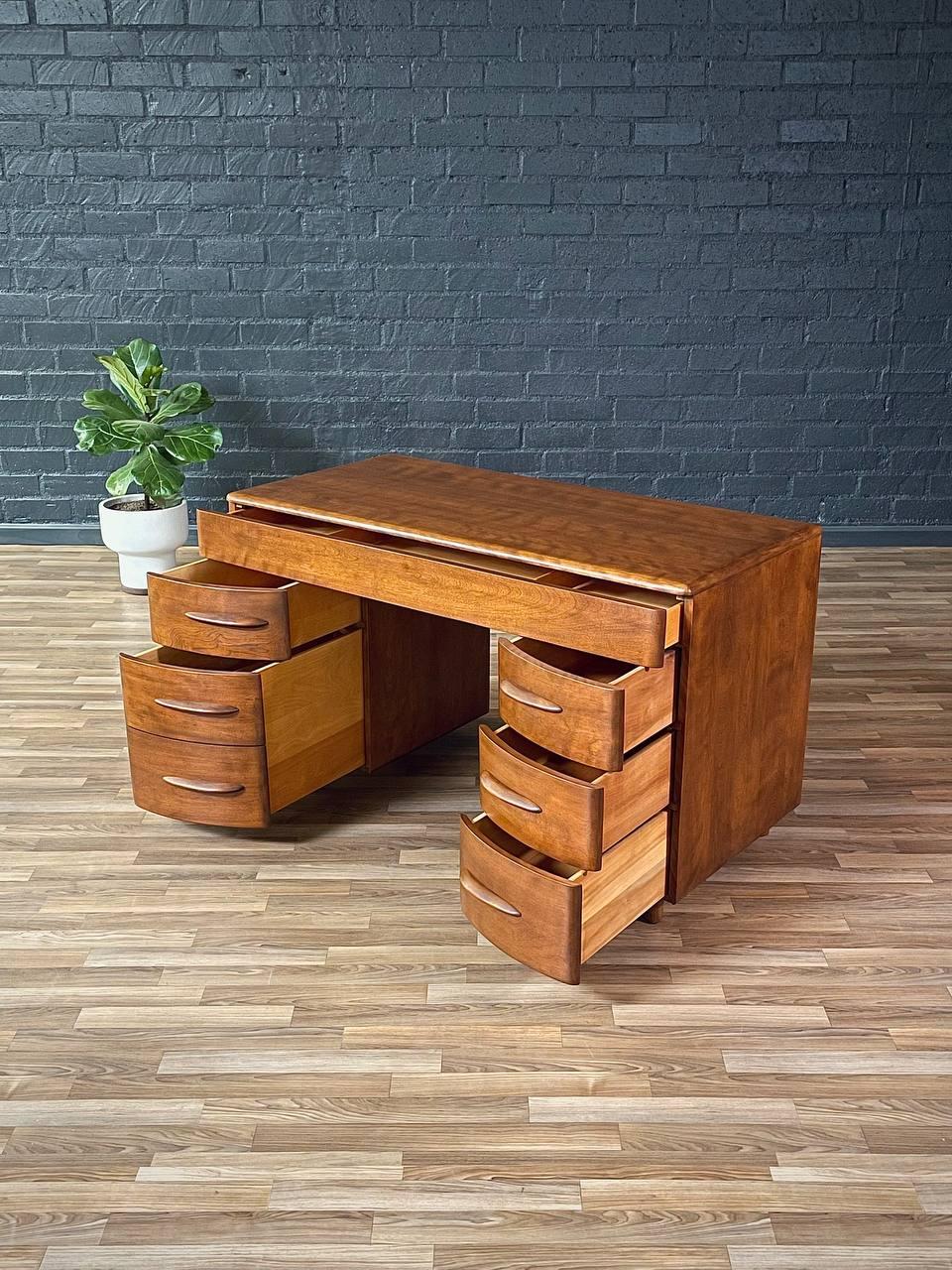 Newly Refinished - Mid-Century Modern Writing Desk by Heywood Wakefield In Excellent Condition In Los Angeles, CA