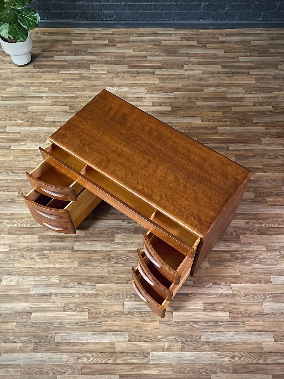 Mid-20th Century Newly Refinished - Mid-Century Modern Writing Desk by Heywood Wakefield