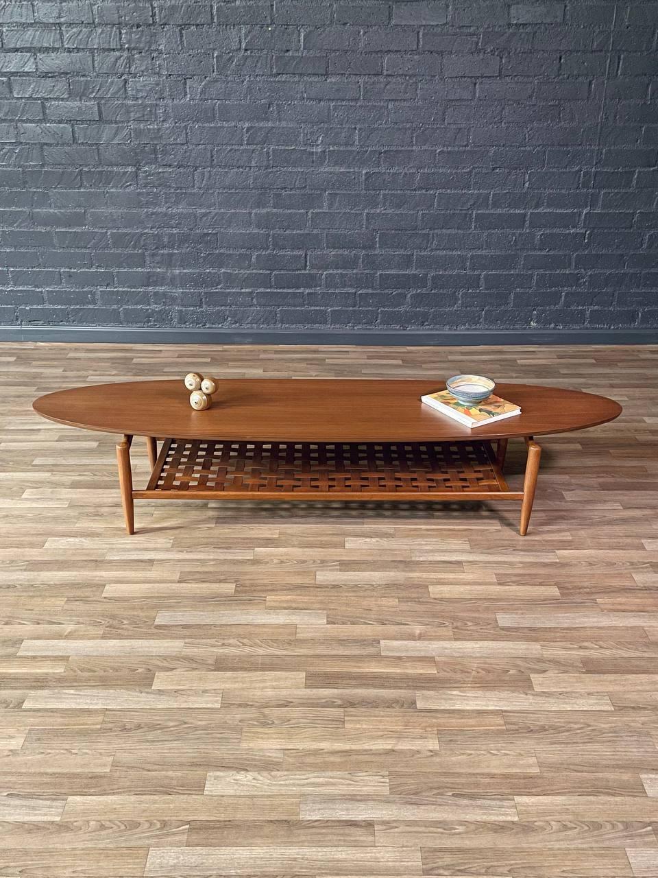 Mid-Century Modern Table basse à plateau flottant, style planche de surf, du milieu du siècle, fraîchement repeinte en vente