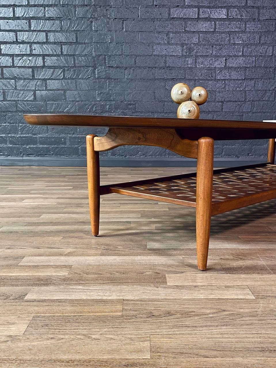 Milieu du XXe siècle Table basse à plateau flottant, style planche de surf, du milieu du siècle, fraîchement repeinte en vente