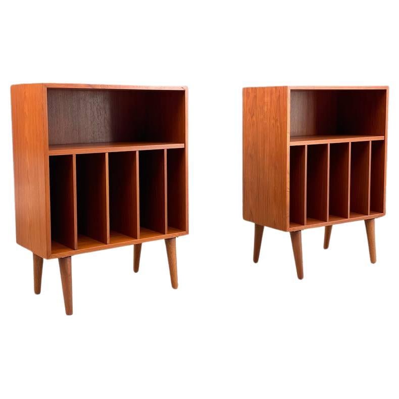 Newly Refinished - Pair of Danish Modern Teak Mini Adjustable Bookshelves For Sale