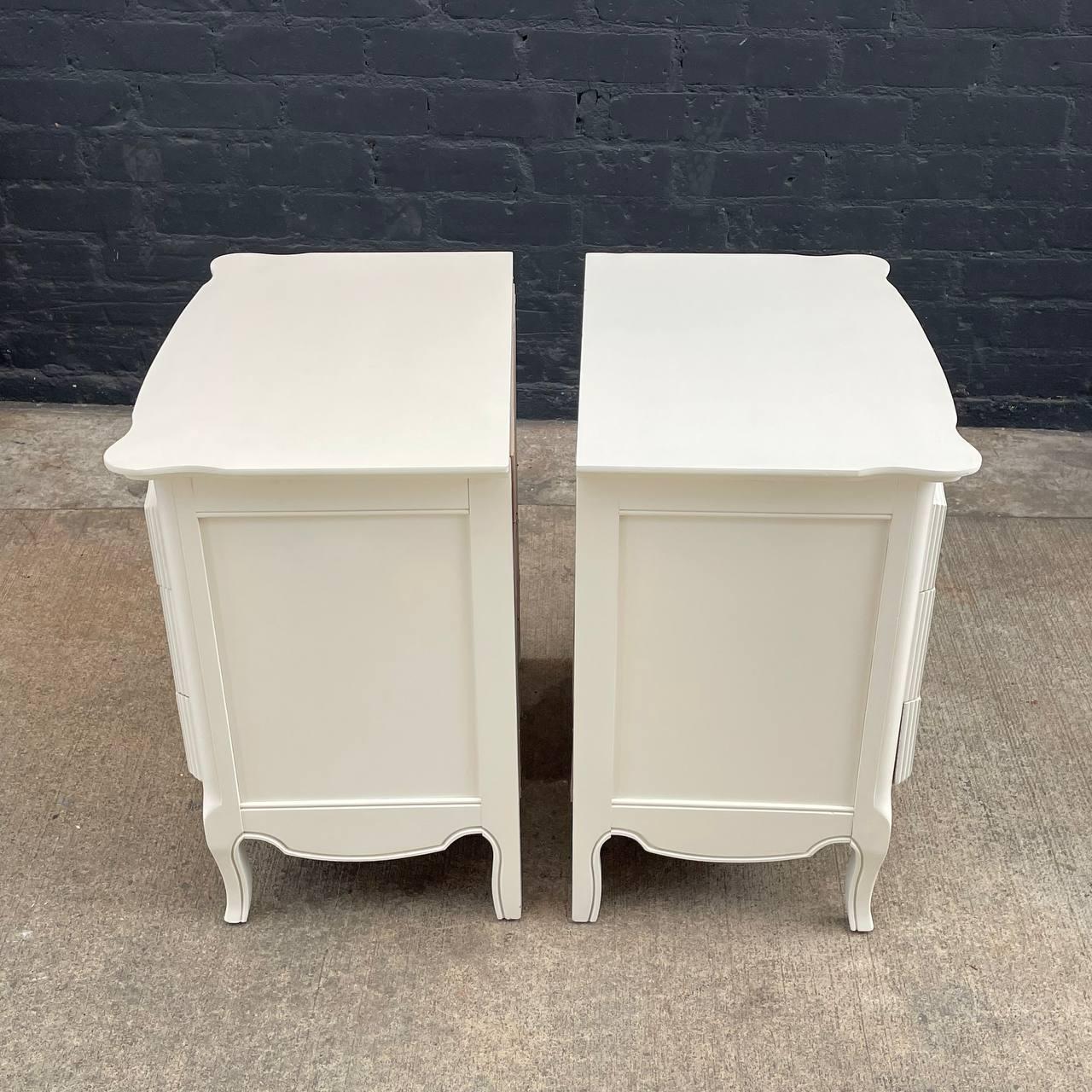 Newly Refinished - Pair of French Provincial Style Cream Painted Night Stands For Sale 1