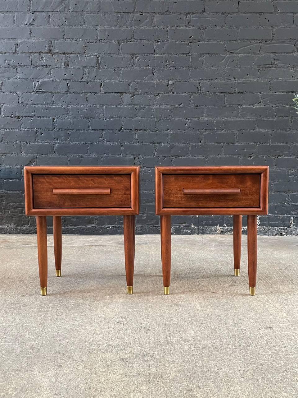 American Newly Refinished - Pair of Mid-Century California Modern Night Stands by Guild For Sale