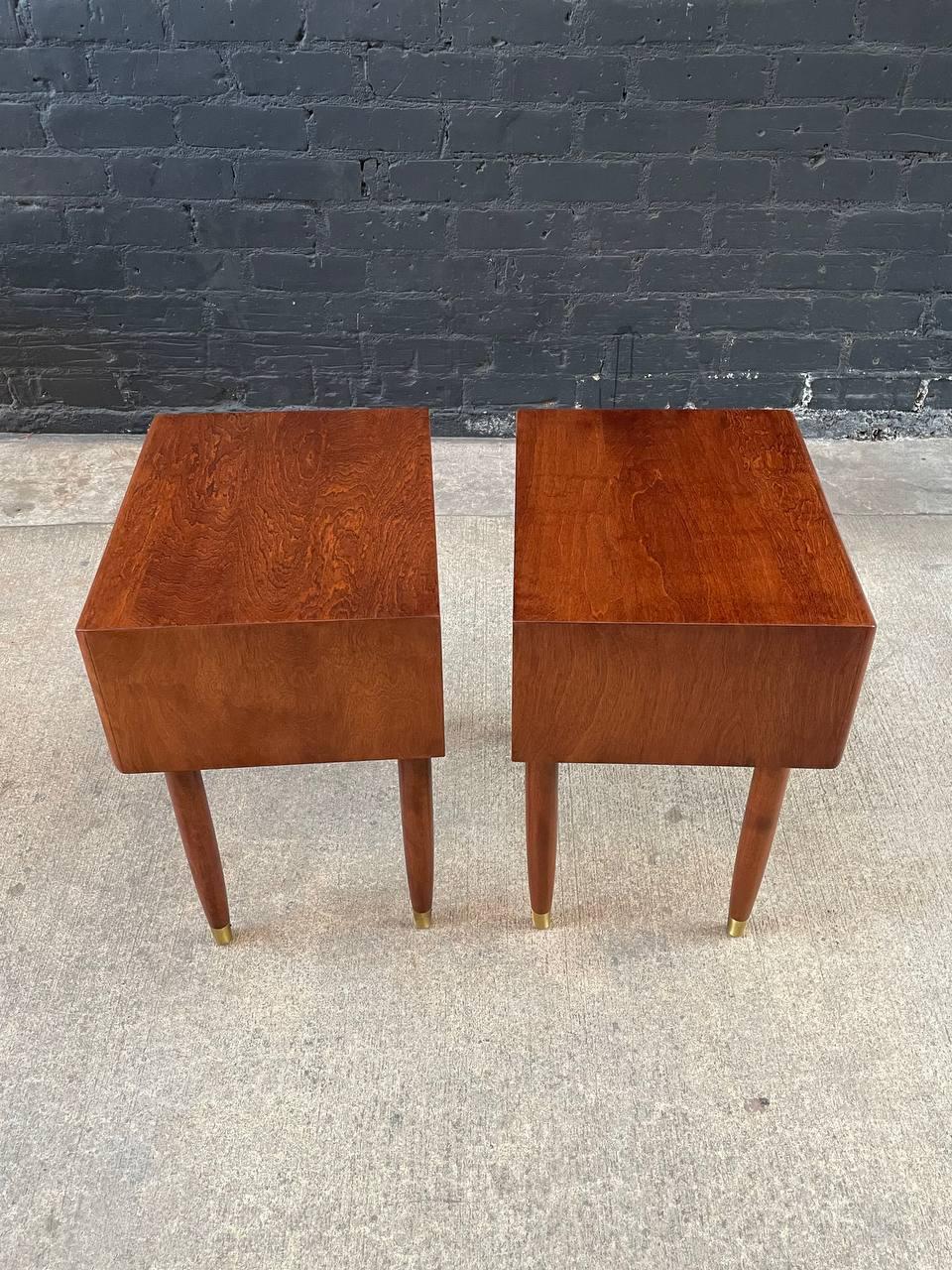 Mid-20th Century Newly Refinished - Pair of Mid-Century California Modern Night Stands by Guild For Sale
