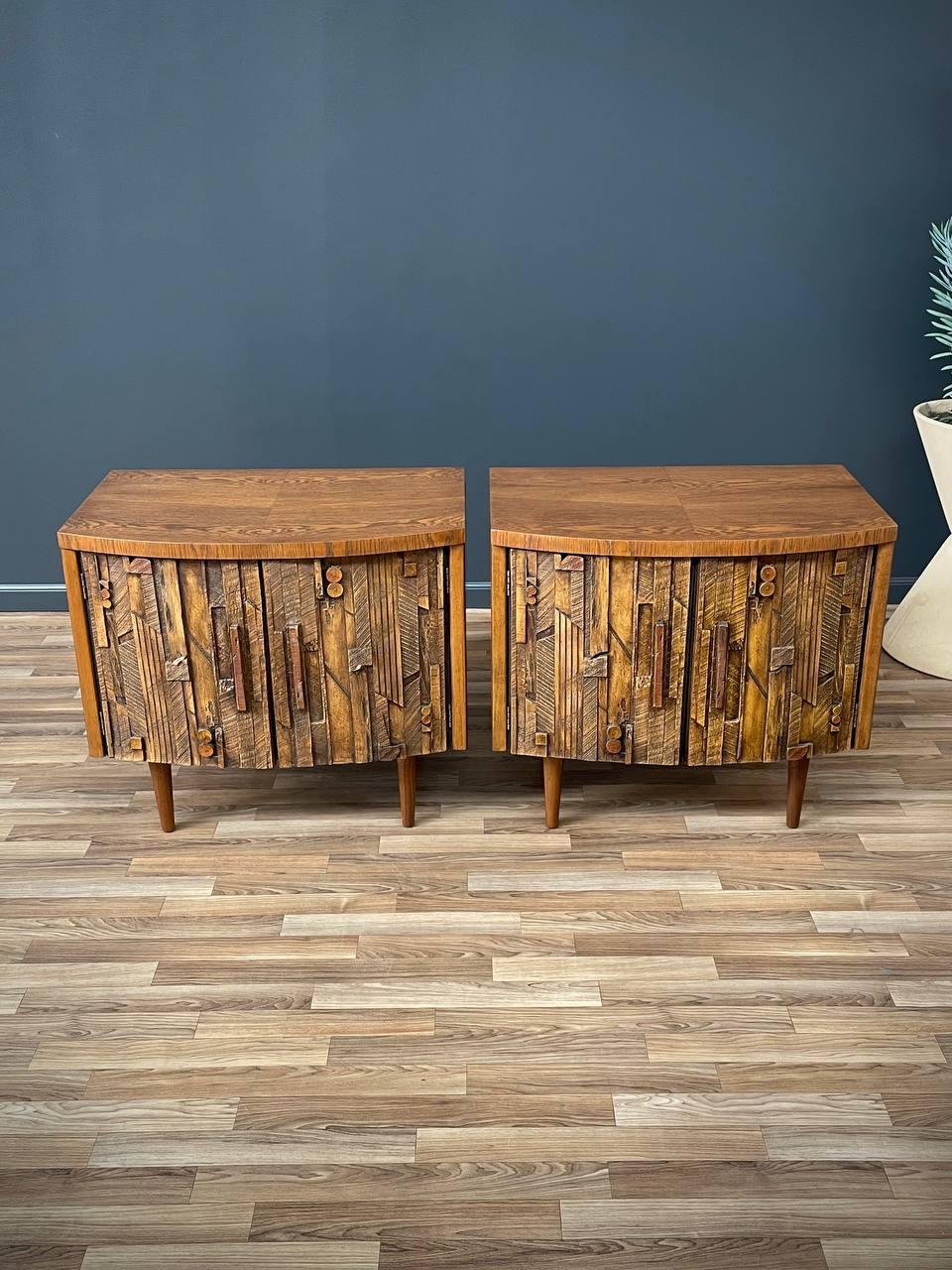 Newly Refinished - Pair of Mid-Century Modern Brutalist Night Stands by Lane In Excellent Condition For Sale In Los Angeles, CA