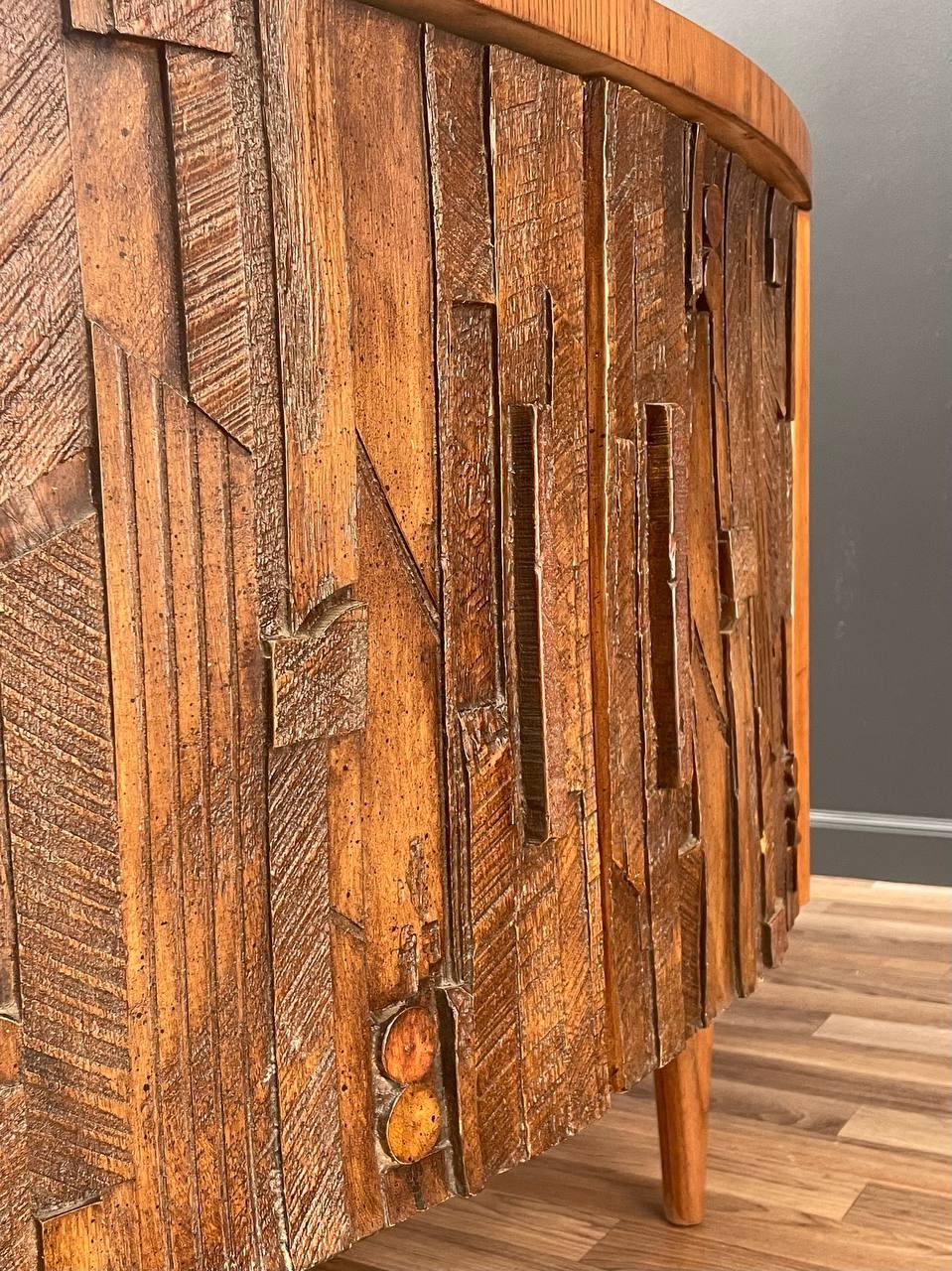 Newly Refinished - Pair of Mid-Century Modern Brutalist Night Stands by Lane For Sale 2