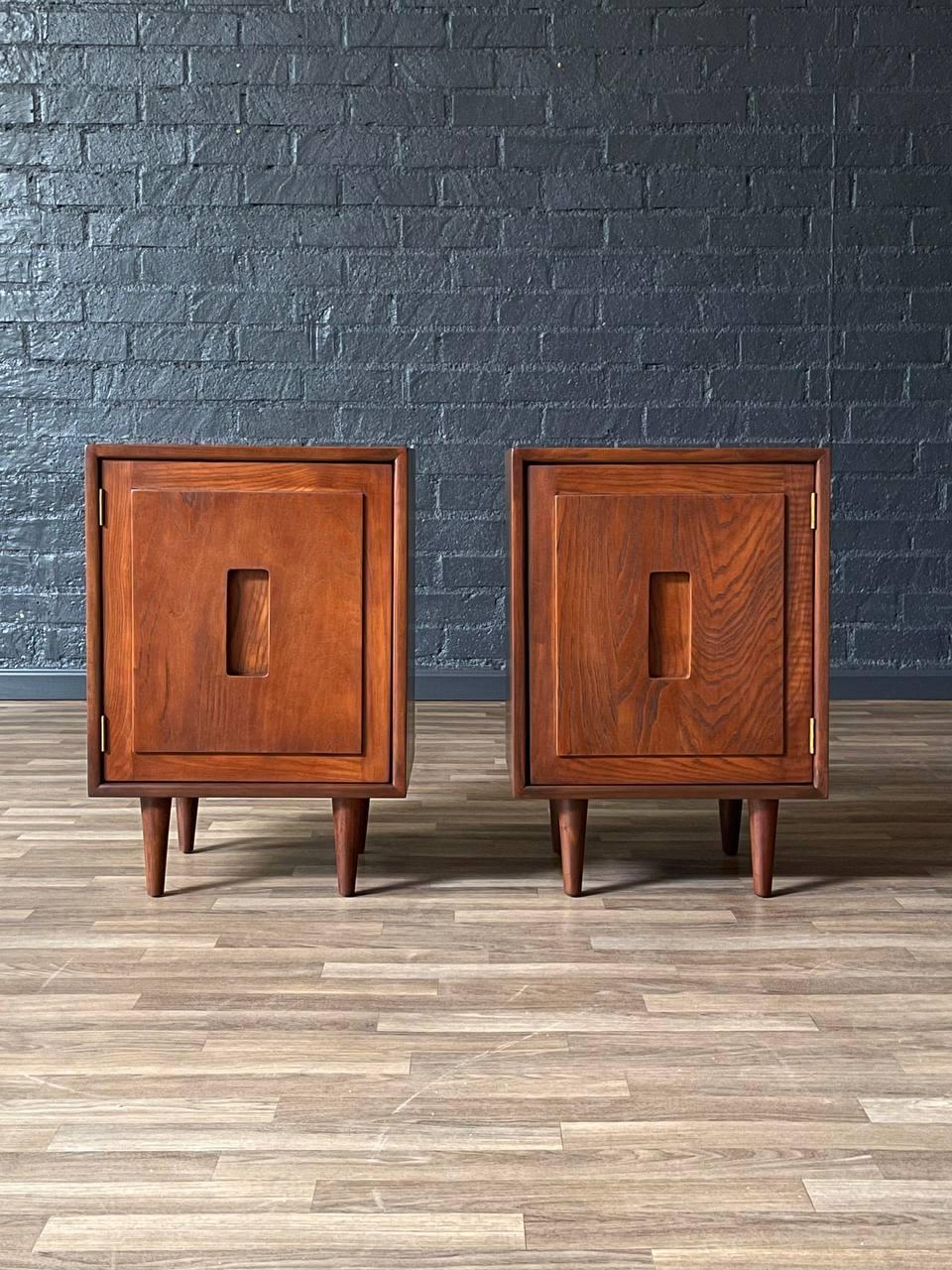 Condit: Rifinito con perizia  

Con oltre 15 anni di esperienza, il nostro laboratorio ha seguito un attento processo di restauro, mettendo in mostra la nostra passione e la nostra creatività per gli am designs vintage che possono essere integrati